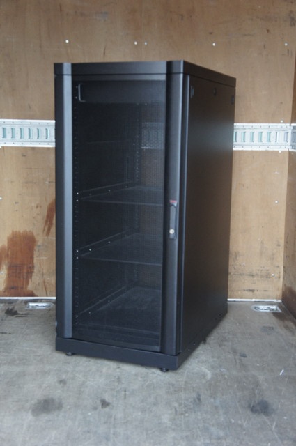 AR2805BLK APC NetShelter VS 25U 19�����  �����С���å�