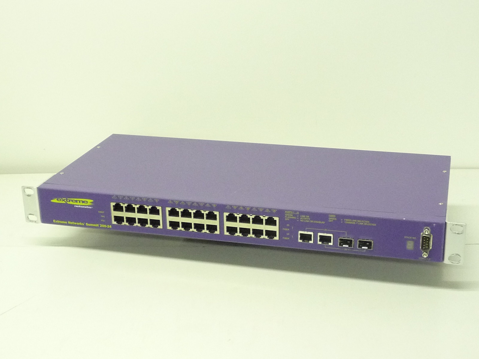 ExtremeNetworks Summit200-24 gigabit Ethernet switch L3