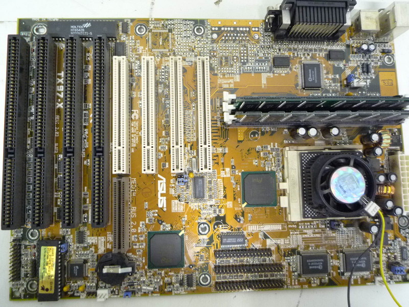 ASUS TX-97X CPU�������դ�