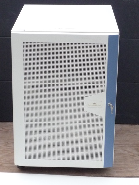 EXPRESS 5800��640Ai 19����� NEC 16U�����С���å� ���㥹����������