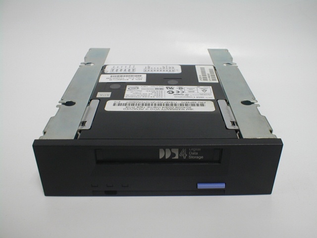 DDS-4 IBM 20/40GB STD2401LW  テープドライブ
